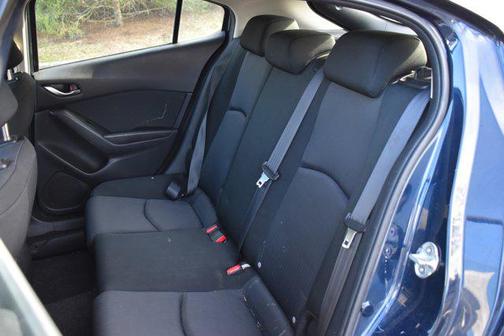 2016 Mazda Mazda3 i Sport