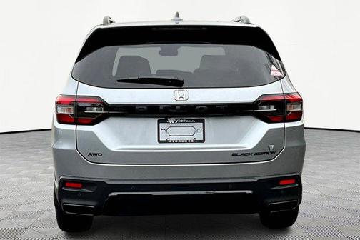 Solar Silver Metallic 2026 Honda Pilot Black Edition