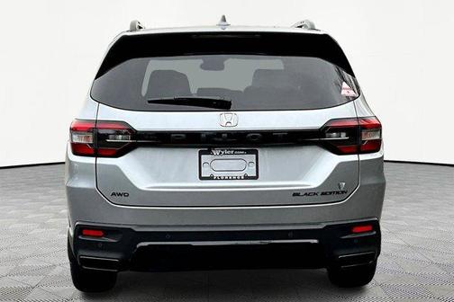 Solar Silver Metallic 2026 Honda Pilot Black Edition