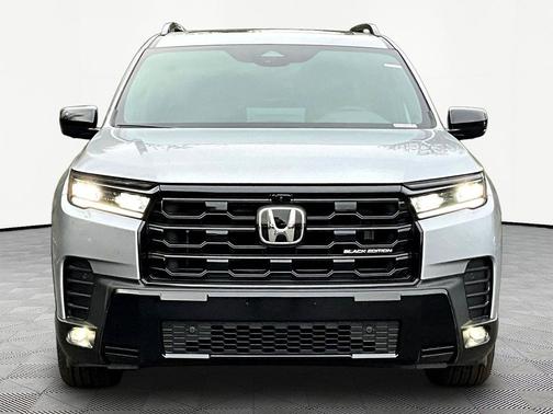 Solar Silver Metallic 2026 Honda Pilot Black Edition