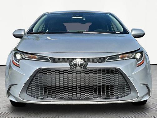Classic Silver Metallic 2020 Toyota Corolla LE
