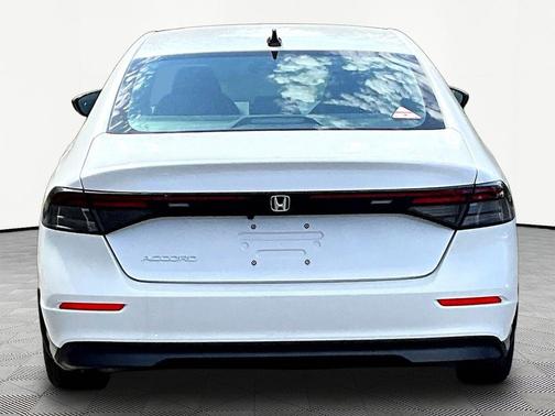 Platinum White Pearl 2026 Honda Accord SE