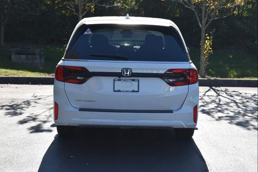 Platinum White Pearl 2027 Honda Odyssey EX-L