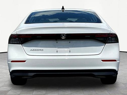 Platinum White Pearl 2025 Honda Accord SE