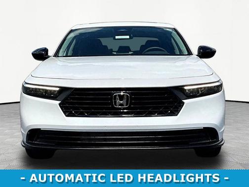Platinum White Pearl 2025 Honda Accord SE