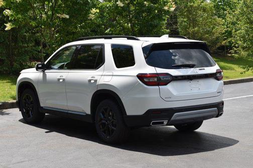 2025 Honda Pilot Touring 8-Passenger