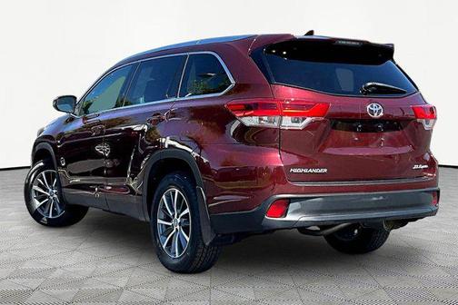 Ooh La La Rouge Mica 2019 Toyota Highlander XLE