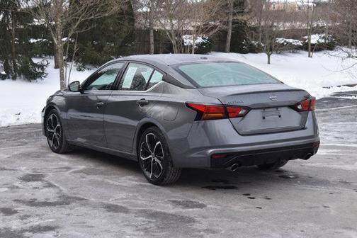 2023 Nissan Altima SR FWD