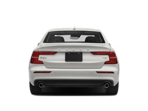 Silver 2022 Volvo S60 T5 Momentum