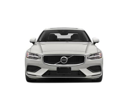 Silver 2022 Volvo S60 T5 Momentum