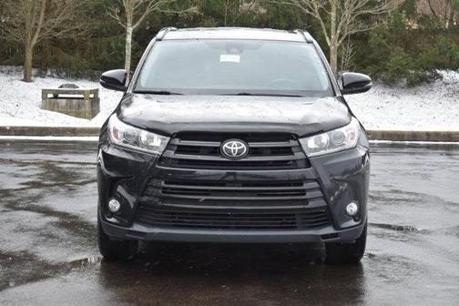 2017 Toyota Highlander SE