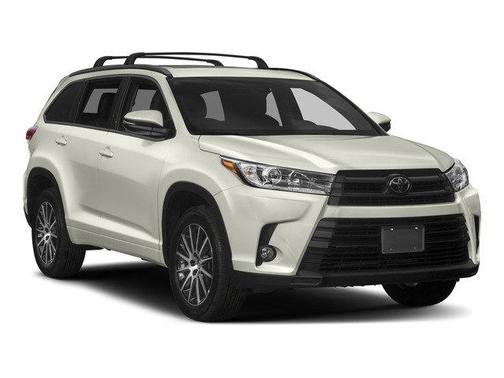 2017 Toyota Highlander SE