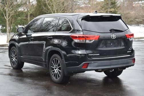 2017 Toyota Highlander SE