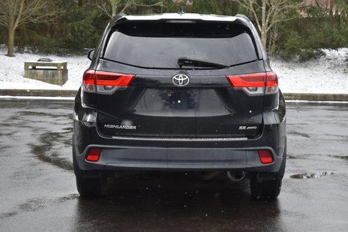 2017 Toyota Highlander SE