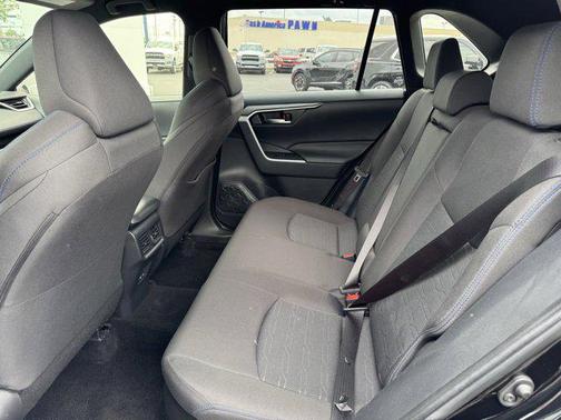 2024 Toyota RAV4 Hybrid SE