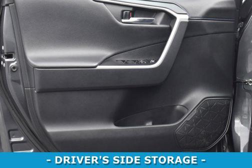 2021 Toyota RAV4 Hybrid SE