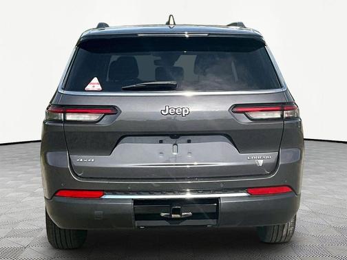 Baltic Gray Metallic Clearcoat 2024 Jeep Grand Cherokee L Laredo