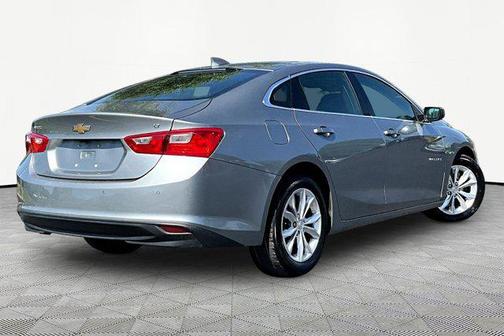 Sterling Gray Metallic 2024 Chevrolet Malibu FWD 1LT