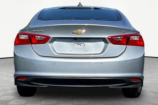 Sterling Gray Metallic 2024 Chevrolet Malibu FWD 1LT