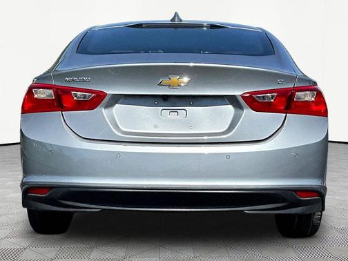 Sterling Gray Metallic 2024 Chevrolet Malibu FWD 1LT
