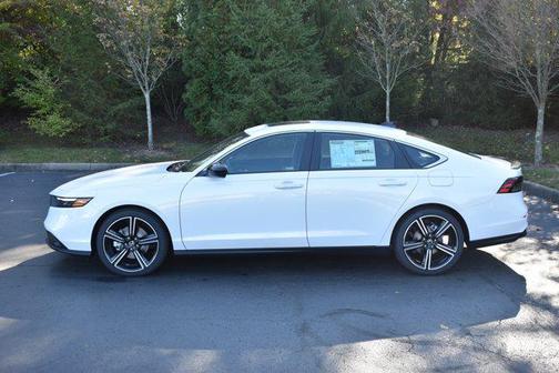 Platinum White Pearl 2026 Honda Accord Hybrid Sport