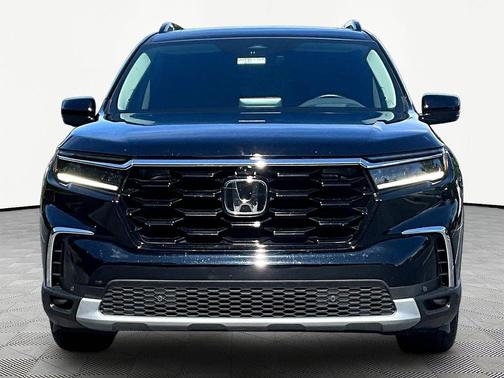 Crystal Black Pearl 2023 Honda Pilot AWD Elite
