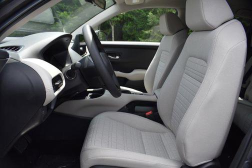 Platinum White Pearl 2026 Honda HR-V LX
