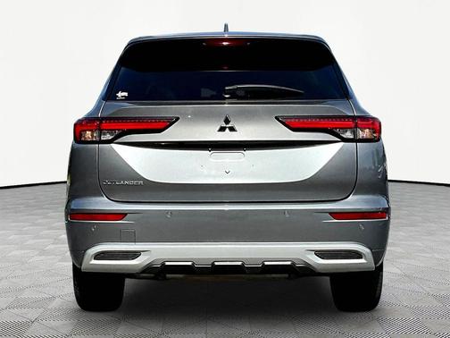 Alloy Silver Metallic 2022 Mitsubishi Outlander SEL