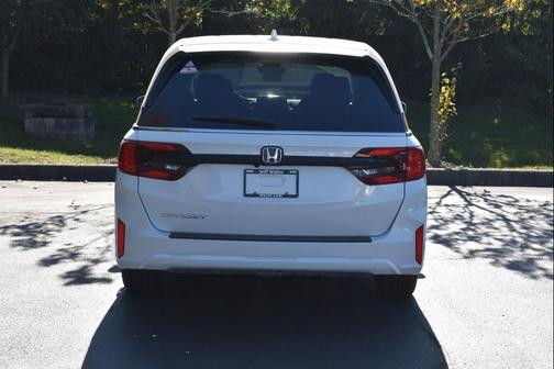 Platinum White Pearl 2026 Honda Odyssey EX-L