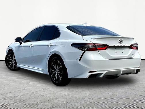 Ice Cap 2023 Toyota Camry SE