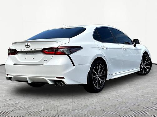 Ice Cap 2023 Toyota Camry SE