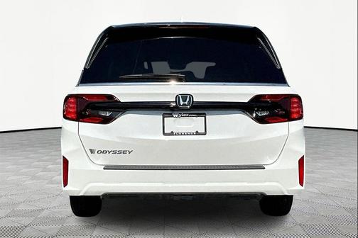 Platinum White Pearl 2026 Honda Odyssey EX-L