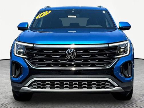 Blue Metallic 2024 Volkswagen Atlas Cross Sport 2.0T SE w/Technology 4MOTION