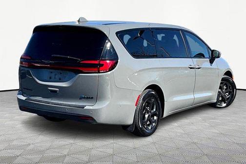 Ceramic Gray Clearcoat 2022 Chrysler Pacifica Hybrid Limited