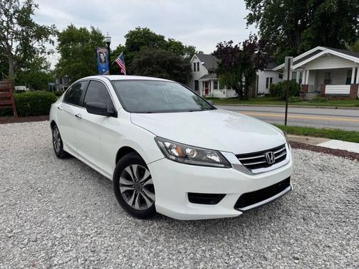 White 2015 Honda Accord LX 4dr Sedan CVT