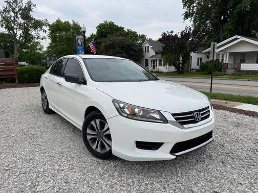 White 2015 Honda Accord LX 4dr Sedan CVT