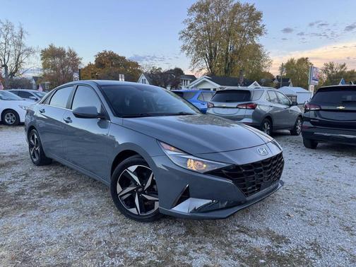 2021 Hyundai ELANTRA SEL