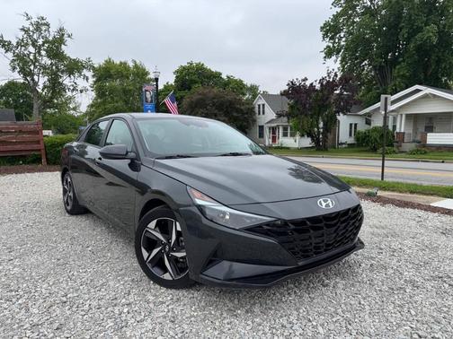 Gray 2023 Hyundai ELANTRA SEL