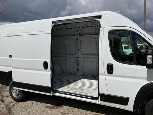 Bright White Clearcoat 2024 RAM ProMaster 2500 Tradesman