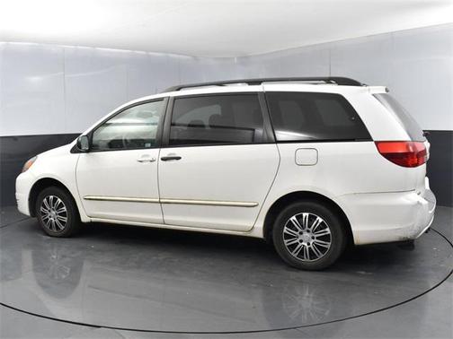 2004 Toyota Sienna LE
