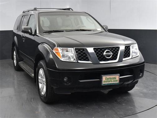 2005 Nissan Pathfinder LE