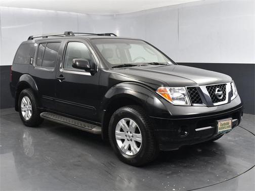2005 Nissan Pathfinder LE