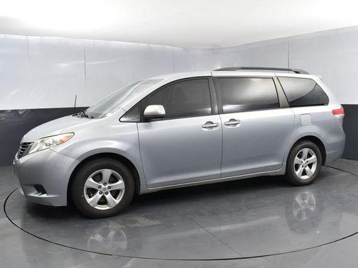 2014 Toyota Sienna LE