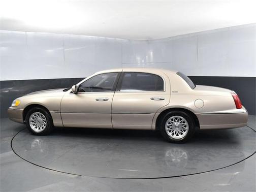1998 Lincoln Town Car Signature