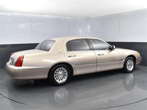 1998 Lincoln Town Car Signature