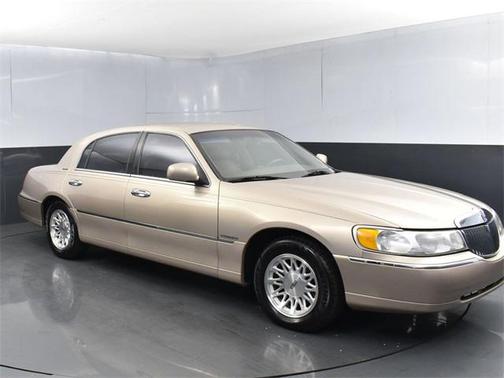 1998 Lincoln Town Car Signature
