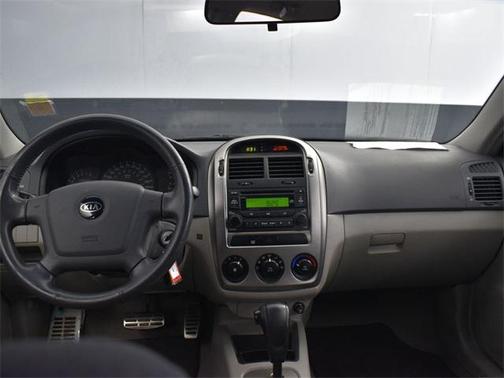 2005 Kia Spectra5 Base