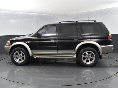 2001 Mitsubishi Montero Sport XLS