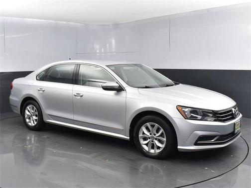 2016 Volkswagen Passat 1.8T S