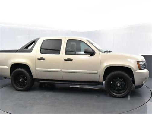 Photo 3 of 35 of 2008 Chevrolet Avalanche 1500 LS